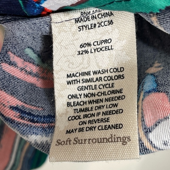 Soft Surrounding Nautical Sail Away Sailboat Button-Up Navy Blouse Cape Cod - Picture 4 of 7